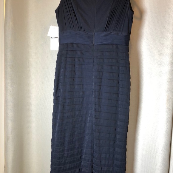 Adrianna Papell Navy Blue Gown Size 6 - Picture 6 of 8